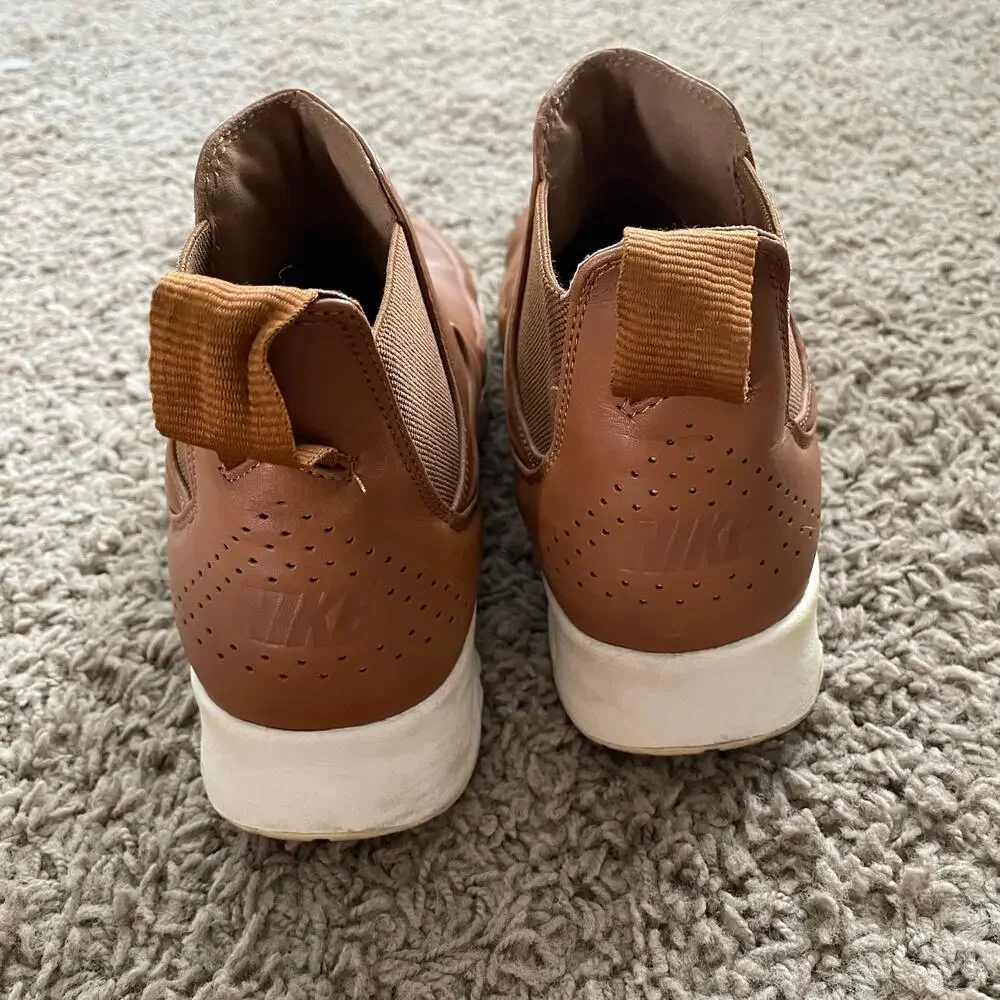 Nike Women's Air Max Thea Mid Sneaker Boots Chelsea boot in Ale Brown size 8.5